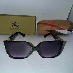 TB Square Sunglasses in Black - Women | Burberry